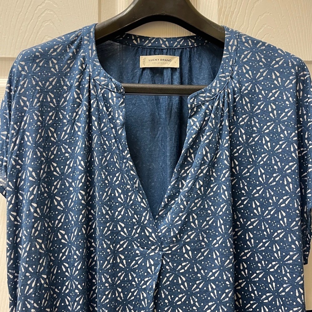 Lucky Brand Women's Large V-Neck Cap Sleeve Boho Casual Tile‎ Printed Top NWT - Picture 7 of 16